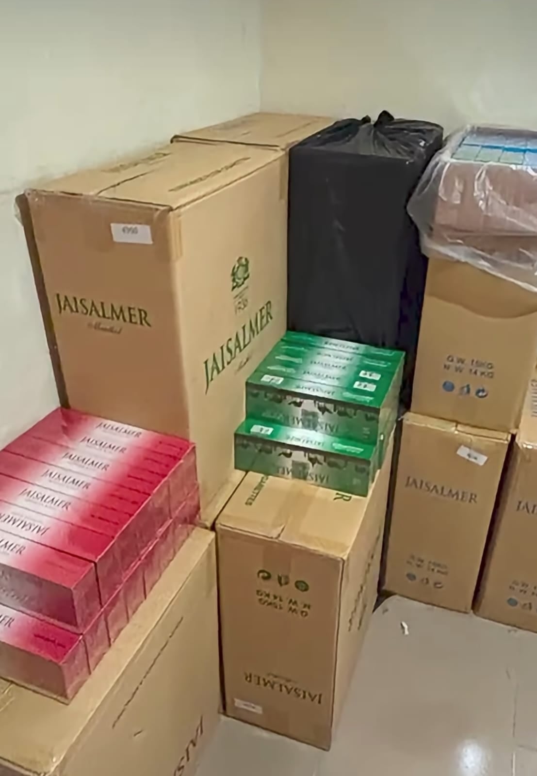 Jeffrey Hardy, director general de TRACIT, señaló que el comercio ilegal de cigarrillos continúa siendo uno de los mercados ilícitos de mayor volumen en la región y advirtió que, en algunos segmentos, hasta el 96% de los productos comercializados son de contrabando, lo que fortalece las redes del crimen organizado y reduce la recaudación fiscal. Tomada de Instagram