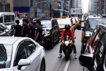 La velocidad media de circulación en Manhattan es de 11 kilómetros por hora. (REUTERS/Amr Alfiky)