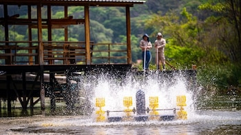 En jornadas de trabajo silencioso, expertos monitorean cada rincón natural con técnicas avanzadas. Acciones discretas que marcan la diferencia ante riesgos latentes y desafíos regionales (Foto cortesía MARN)