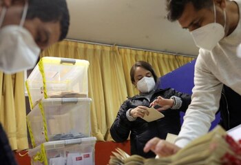 Vocales cuentan votos de las