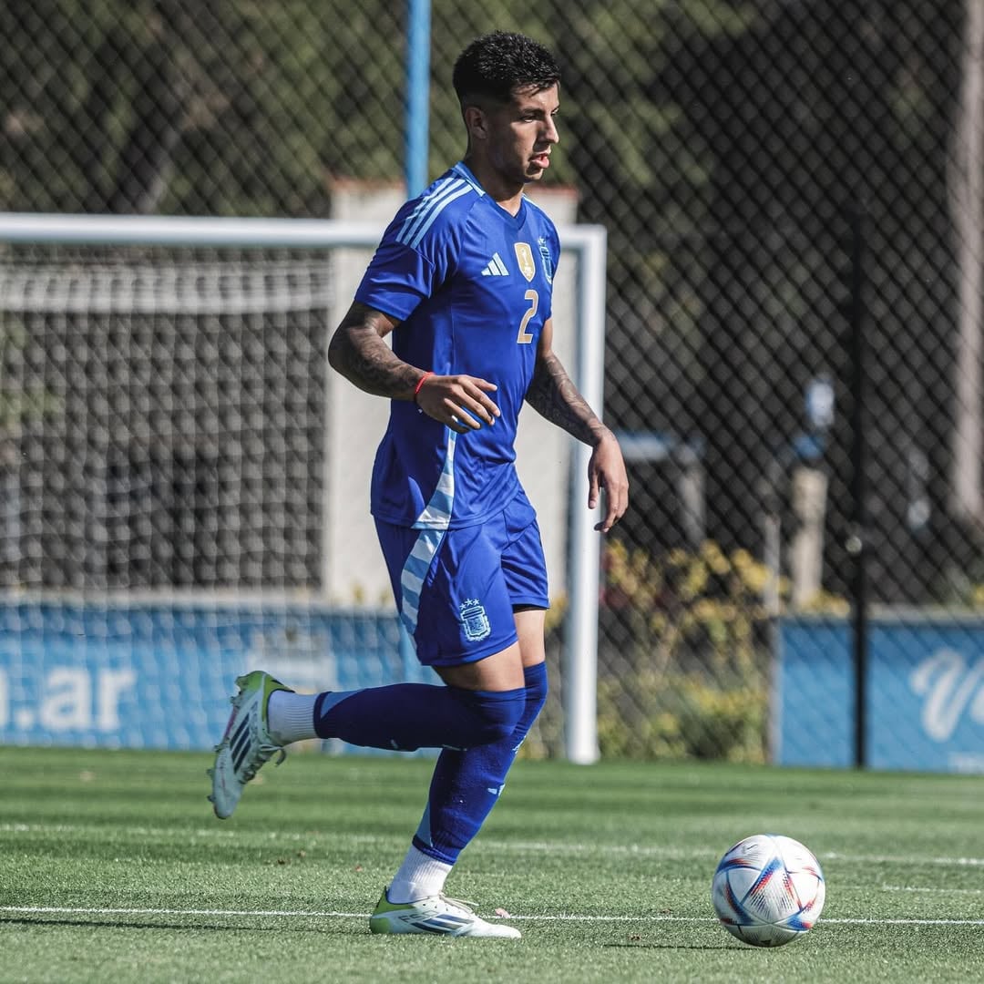 Silvero, con tan solo 19 años, se desempeña como defensor en Vélez (Instagram)