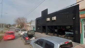 Un futbolista de 19 años fue asesinado de un disparo en el cuello a la salida de un bar en Ingeniero White