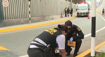 La banda armada interceptó en la avenida El Derby una camioneta que llevaba lingotes de oro hacia un almacén cercano al Aeropuerto Internacional Jorge Chávez.
