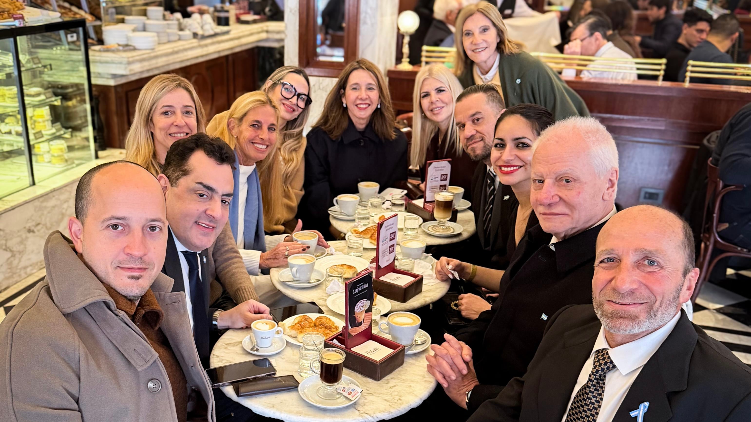 Pilar Ramírez, en un almuerzo con legisladores y funcionarios luego del Tedeum