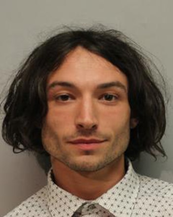 Foto policial de Ezra Miller