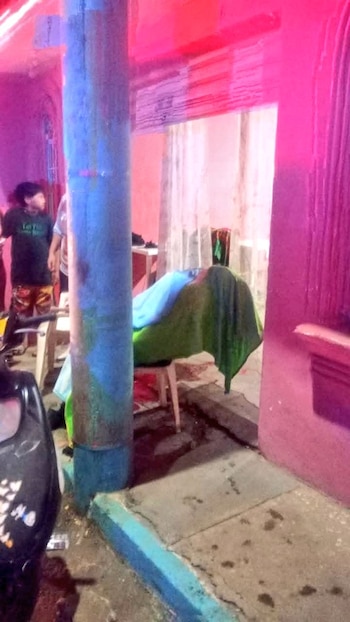 Dos mujeres fueron asesinadas dentro y frente a expendio de bebidas en Barberena, Santa Rosa, Guatemala (Cortesía @vichoguate).