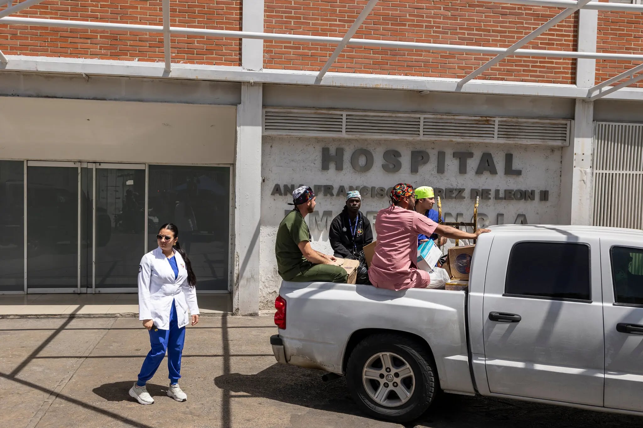 El equipo se subió a varios vehículos, entre ellos esta camioneta (NYT)