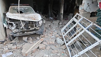 Diecisiete policías resistieron más de