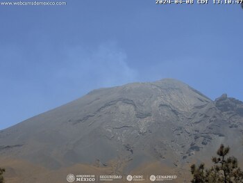 Vista del volcán Popocatépetl hoy lunes 8 de abril