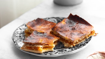 Receta de kolokythopita, la empanada griega de calabaza y queso feta
