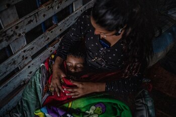 Jessika y Sebastián se cubren