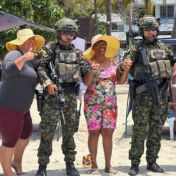 Tropas de la Primera División y AFEAU realizan recorridos permanentes en las zonas turísticas de Santa Marta - crédito prensa Ejército Nacional