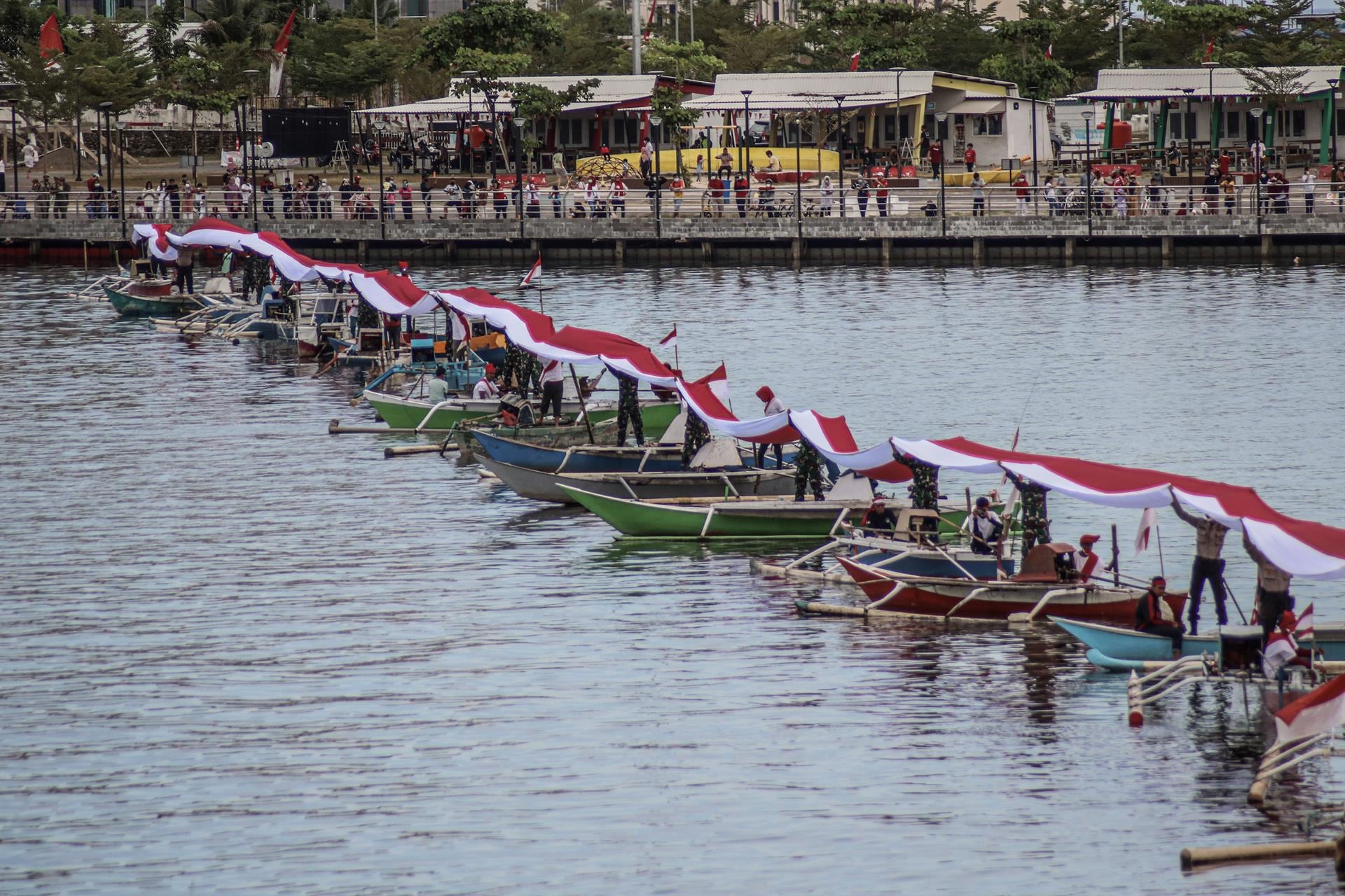 Una familia española de cuatro miembros desaparecida tras el naufragio de una embarcación en Indonesia