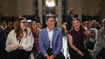 Sánchez, a los jóvenes: "No necesito saber qué es farmear aura para saber que el alquiler es un problema"