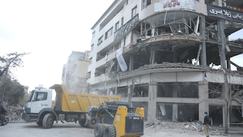 Ascienden a 13 los muertos por el ataque de este jueves al puente B1 de Karaj en Irán