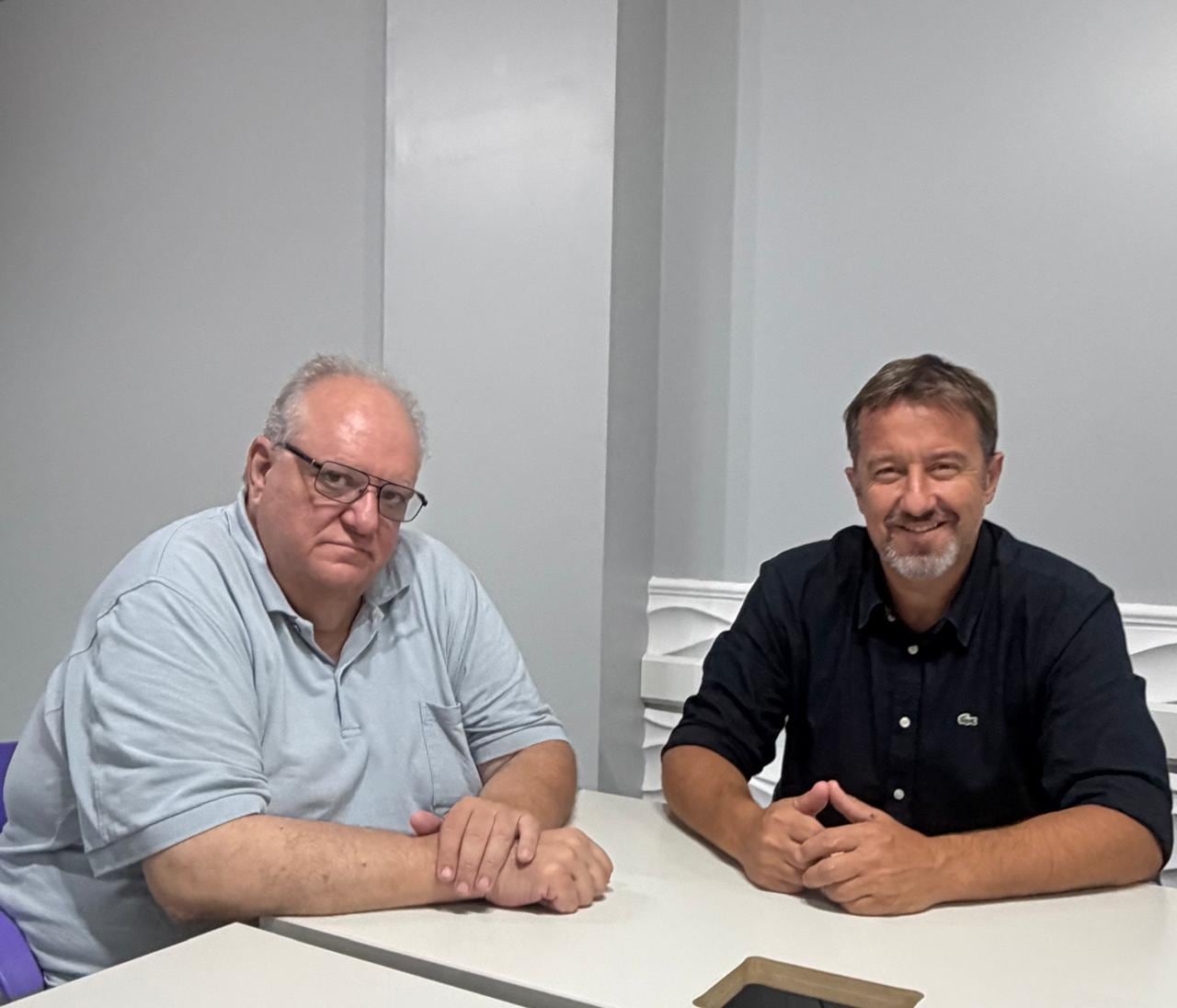 Fabián Ruggeri (presidente entrante de Coviar) y Mario González (presidente saliente)