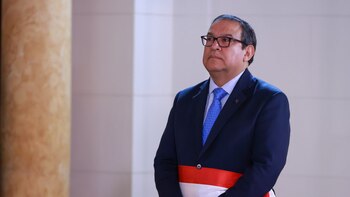 Premier se encuentra en Europa reuniéndose con representantes del gobierno español y francés