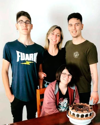 Melisa hoy tiene 44 y