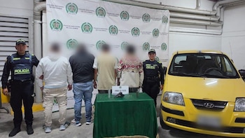 Intentaron evadir un control policial, pero terminaron capturados con arma y silenciador en Bogotá: así aprehendieron a cuatro hombres