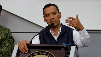 Ministro de Defensa denuncia que