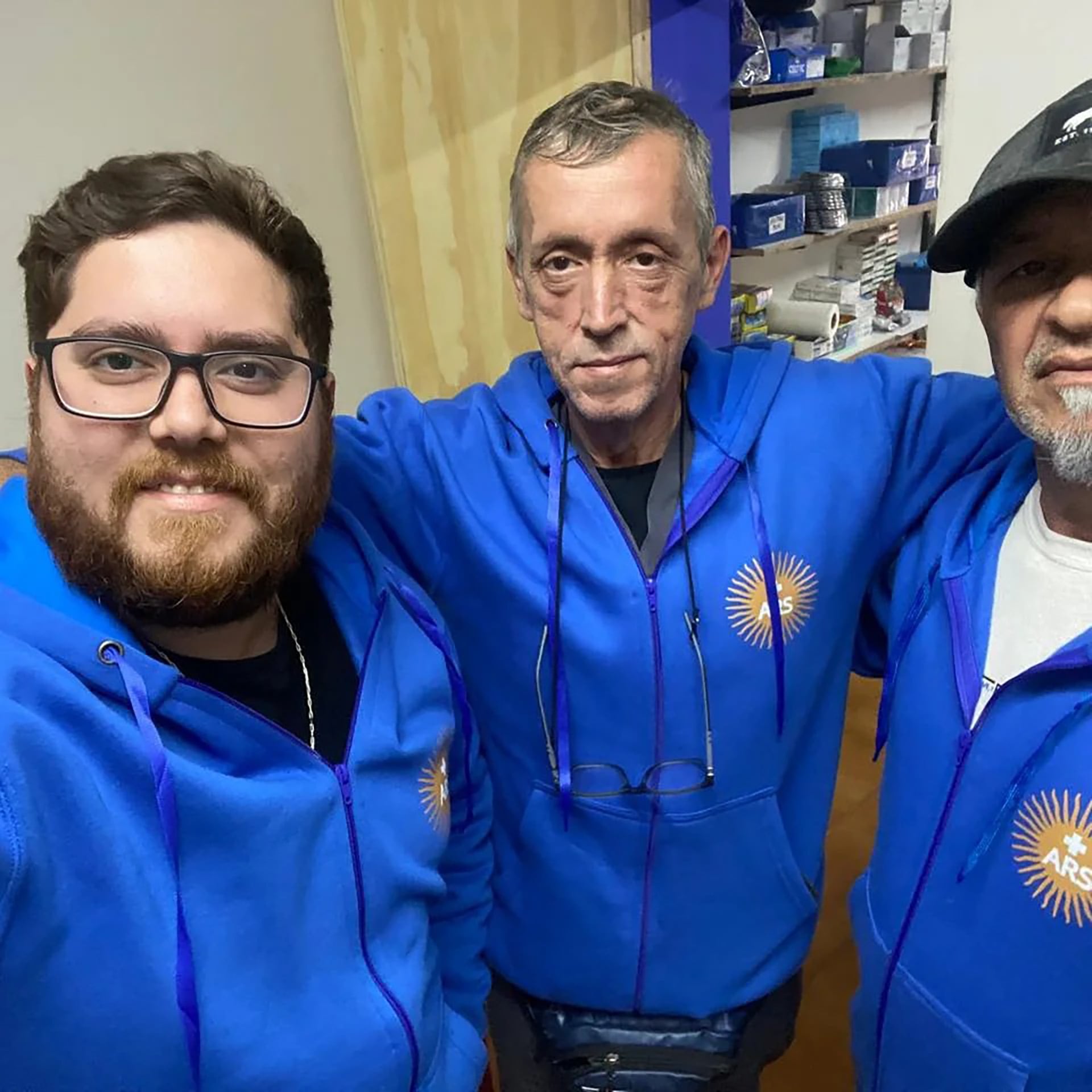Santarceri junto a uno de sus hijos
