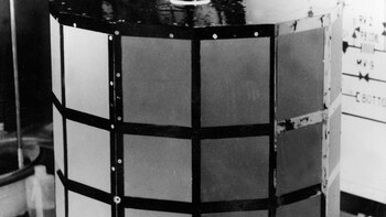 El primer satélite español cumple