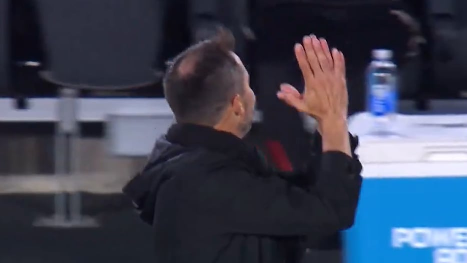 RIVER EN CAÍDA: Coudet arengó a la hinchada ante Tucumán