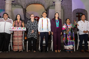 Salomón Jara Cruz presentó en la capital del país las actividades de julio, mes de la Guelaguetza 2026