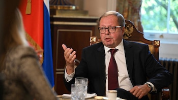 El embajador de Rusia en Gran Bretaña, Andrei Kelin, participa en una entrevista para el programa 'Sunday with Laura Kuenssberg' en Londres, Gran Bretaña, el 18 de octubre de 2024. Jeff Overs/BBC/Handout vía REUTERS