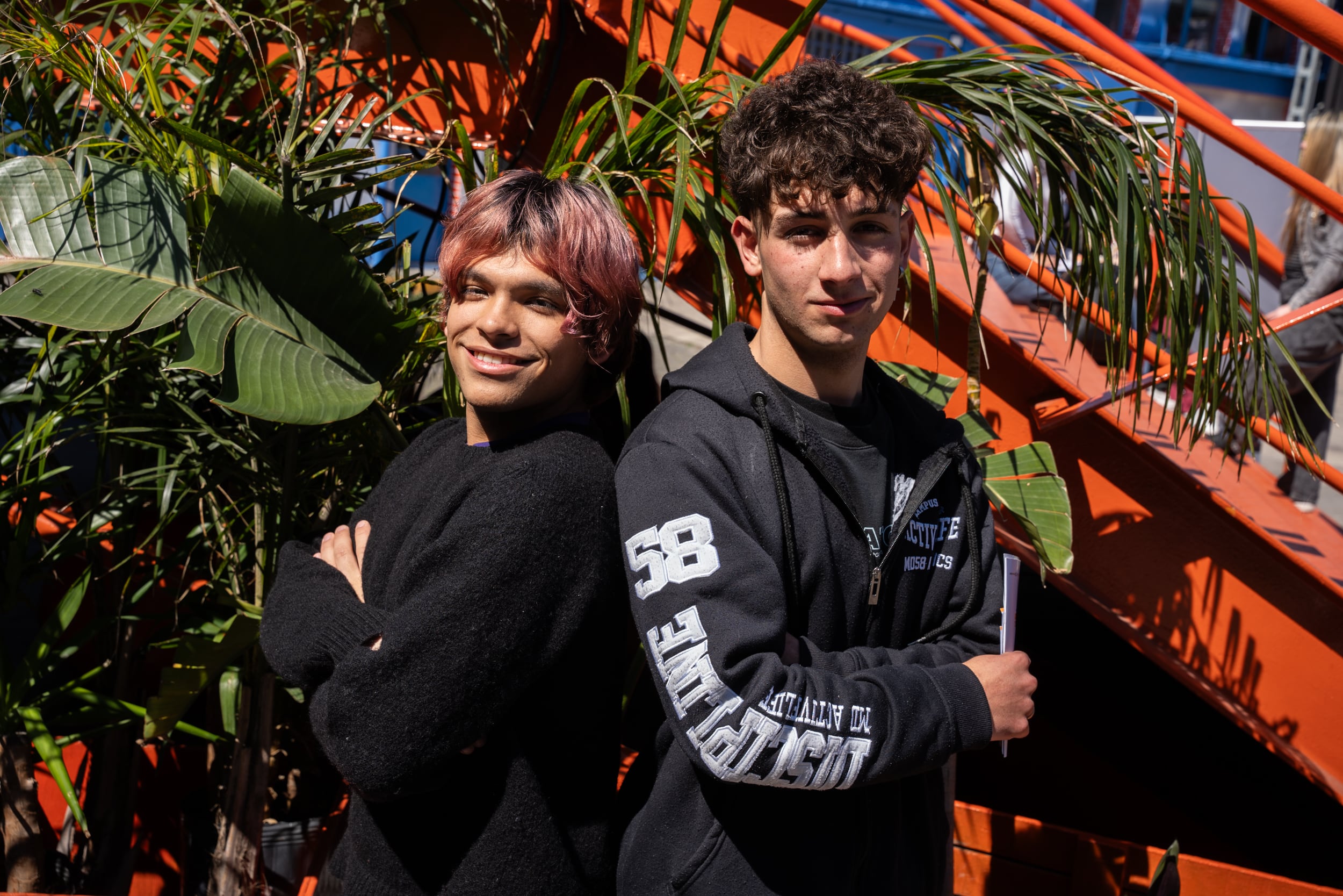 Joaquín y Santiago destacan el acompañamiento de muchos profesores. Pero también advierten sobre el ausentismo y las diferencias entre quienes se comprometen con la enseñanza y quienes no.