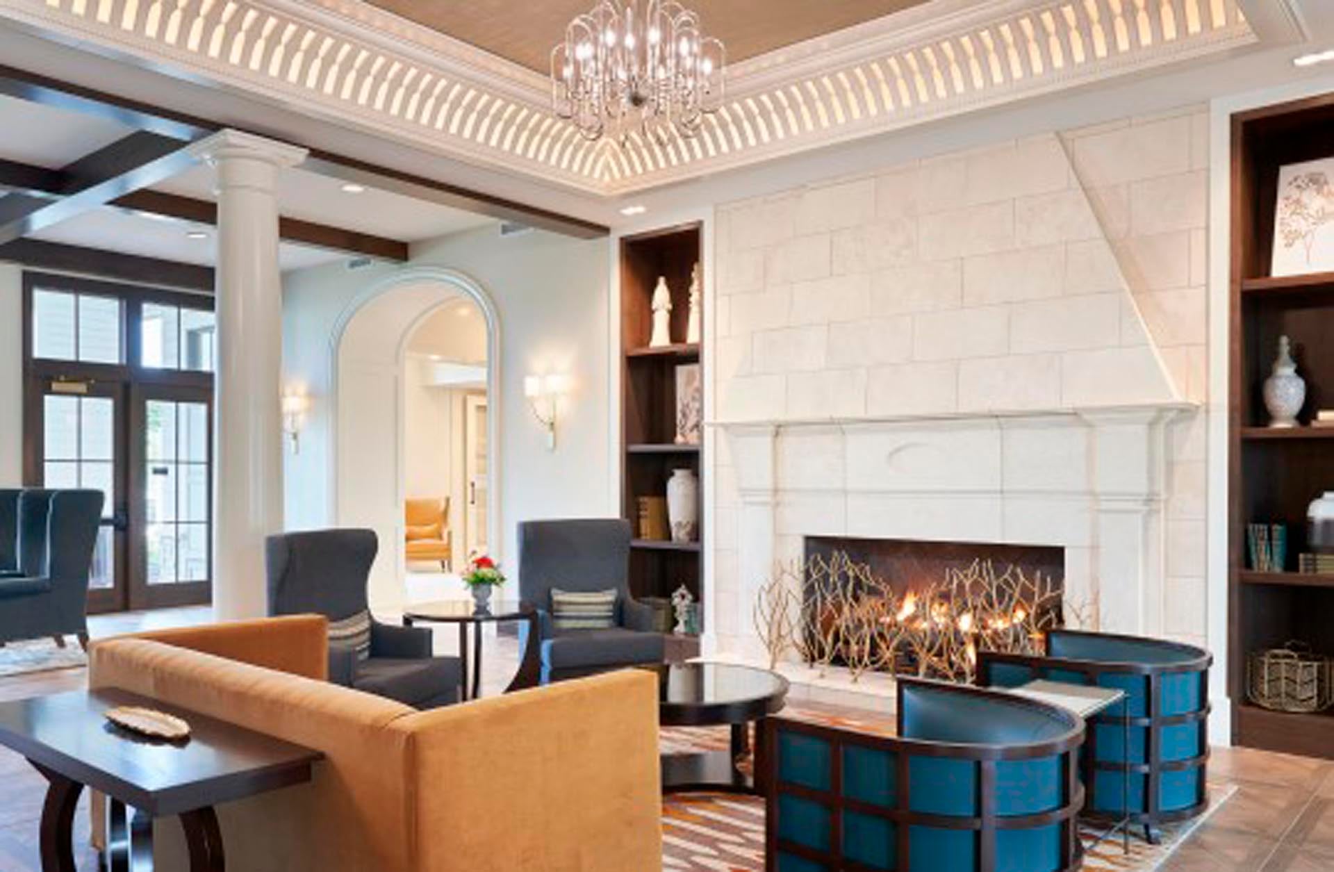 El elegante lobby del The Inn at Meadowbrook Hotel ofrece un ambiente de lujo y confort, ideal para la Concentración Inglaterra Mundial 2026.
