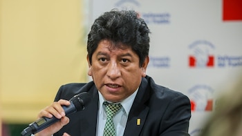 “Sí, debe ser”: Defensor Josué Gutiérrez admite que sus informes de viajes al extranjero contienen párrafos copiados