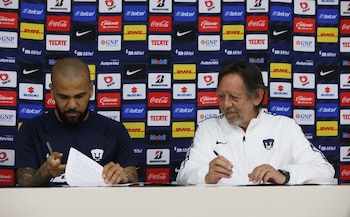 Dani Alves firma su contrato que lo víncula a Pumas UNAM. Ciudad de México, México. 23 de julio de 2022.
REUTERS/Luis Cortes