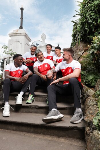 Santa Fe presentó su camiseta