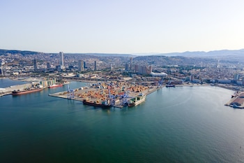 Las regiones comienzan a construir