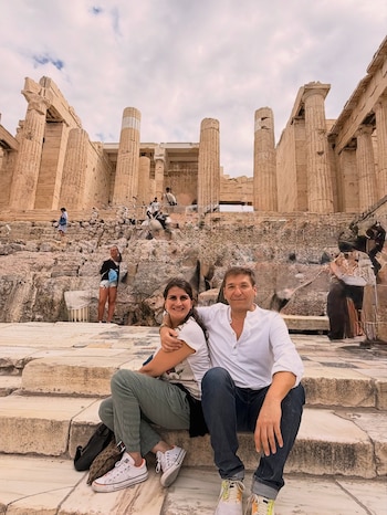 El viaje de Gastón Trezeguet y su amiga por Grecia