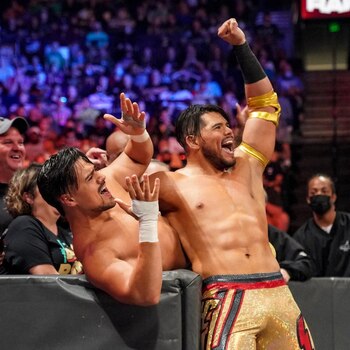 Los primos Angel Garza y