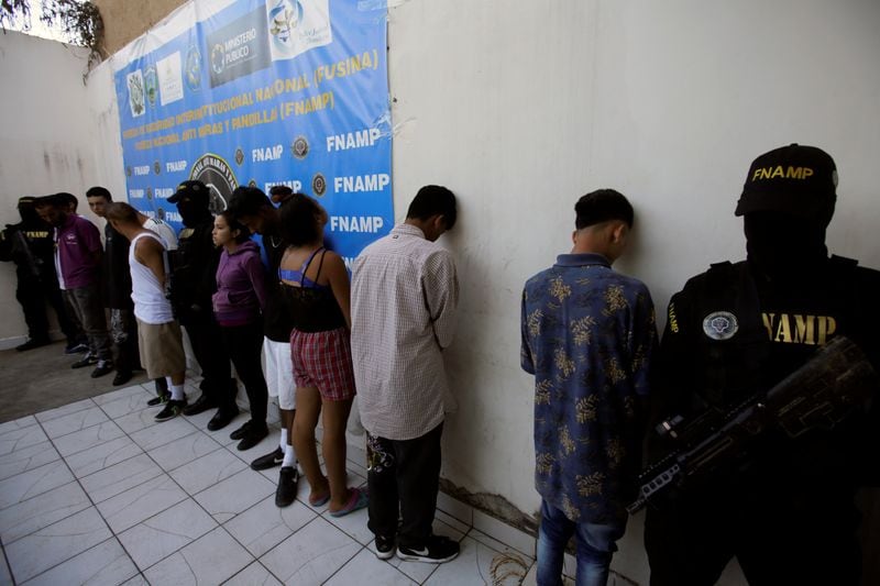 ARCHIVO. La diputada asegura que las estructuras criminales aprovechan a los menores para que comentan los delitos./(REUTERS/Jorge Cabrera)