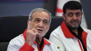 Pezeshkian subraya que Irán quiere diplomacia y "soluciones pacíficas"
