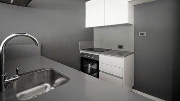 La cocina, pequeña, pero muy