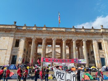 "129 muertes de maestros del