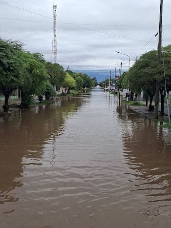 Las autoridades pusieron a disposición el Hospital (ya colapsado), Iglesia de Dios, convento de las hermanas y el Polideportivo Municipal