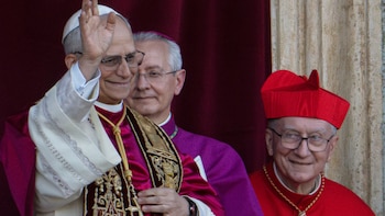 EN VIVO: El Vaticano pidió acompañar al papa León XIV con oraciones mientras se acerca la hora de la cirugía pulmonar