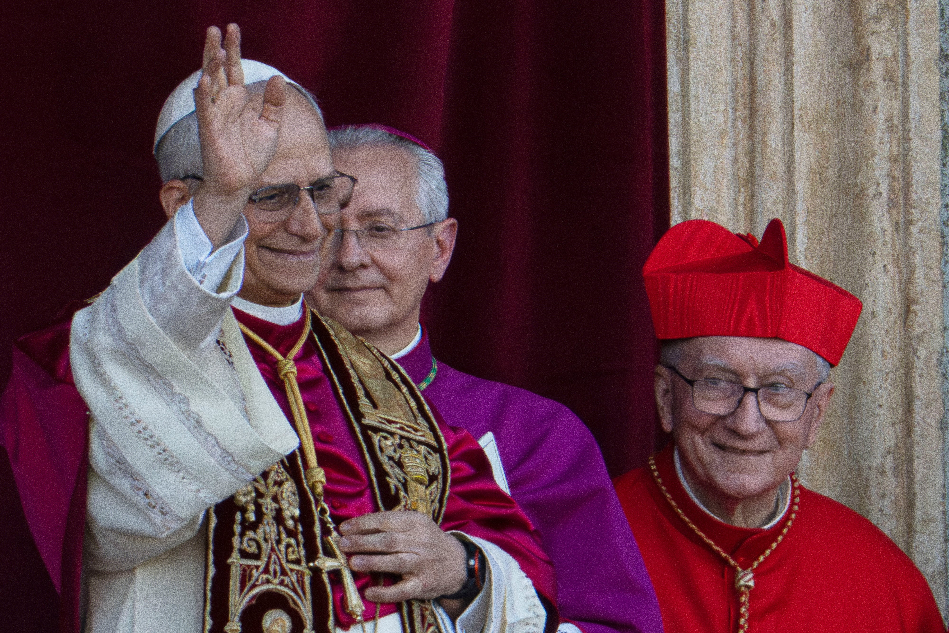 El Vaticano pide oraciones por León XIV antes de su cirugía pulmonar