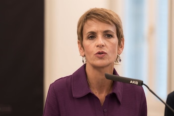 30/09/2026 La presidenta de la Comunidad Foral de Navarra, María Chivite, durante la ceremonia de anuncio de la ciudad que acogerá la 41 edición de los Premios Goya, a 30 de septiembre de 2026, en Madrid (España).
POLITICA
Diego Radamés - Europa Press