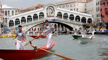 Venecia está buscando nuevos gondoleros