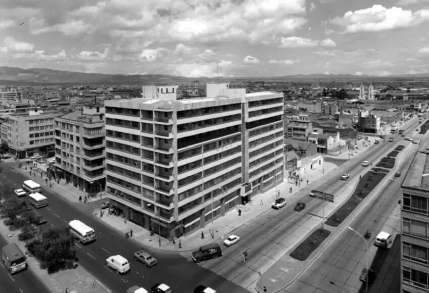 Edificio Cudecom en Bogotá en los años 70 | vía www.colombia.co