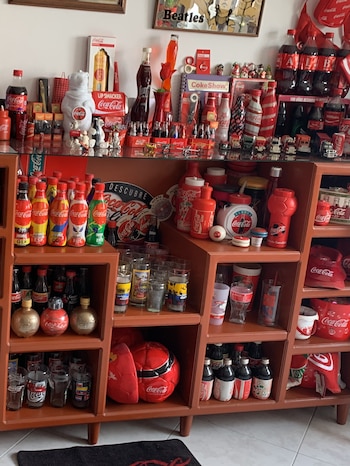 La colección de objetos de Coca-Cola en Pereira representaba casi treinta años de dedicación y recuerdos familiares - crédito albitamurilloperez / Instagram