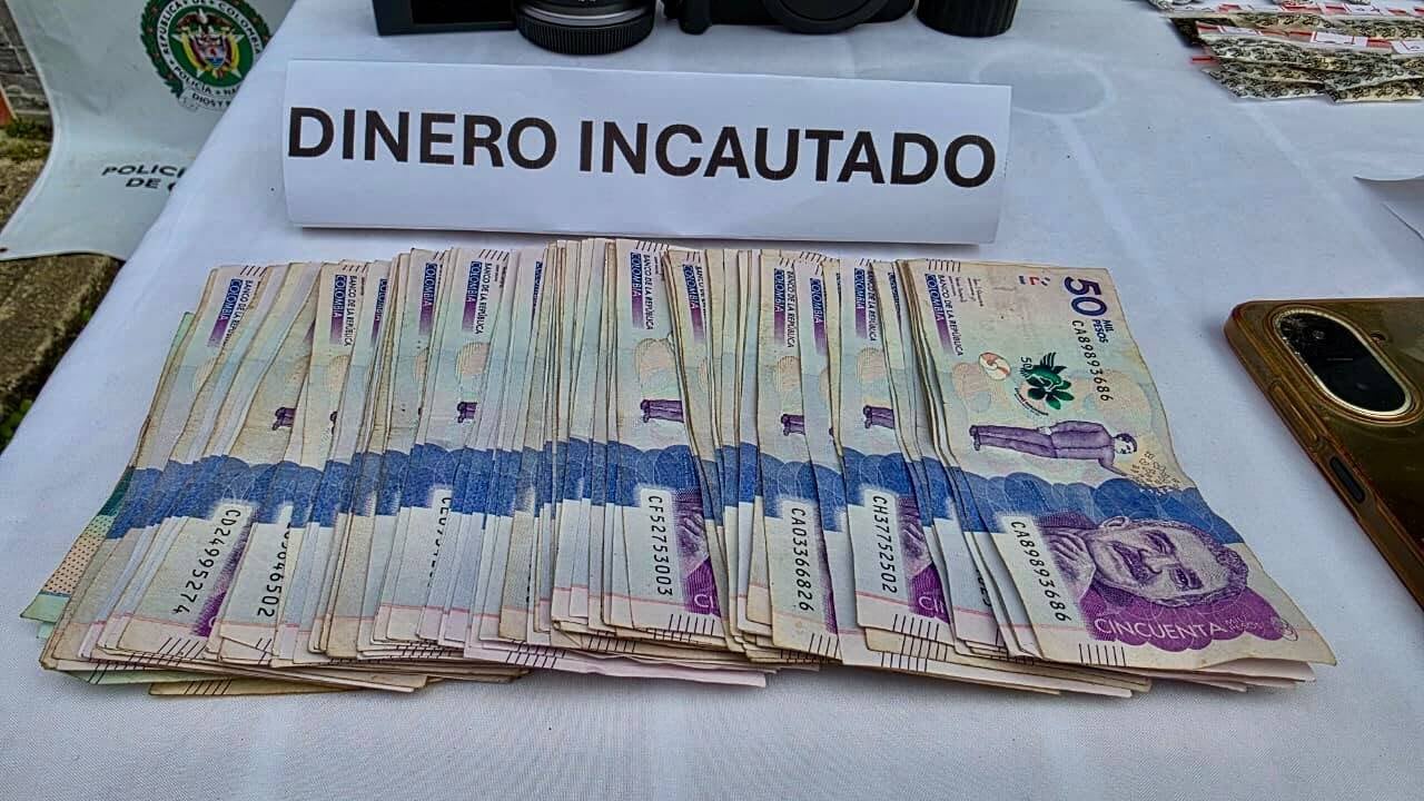 Las autoridades incautaron cinco millones de pesos en efectivo, dinero que quedó a disposición de las autoridades competentes - crédito Ejército Nacional