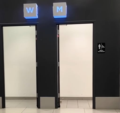 Las autoridades recordaron que la ley de Refugio Seguro de Nueva York permite entregar de forma anónima a un bebé de menos de 30 días en un hospital, una comisaría o una estación de bomberos (Captura de video)